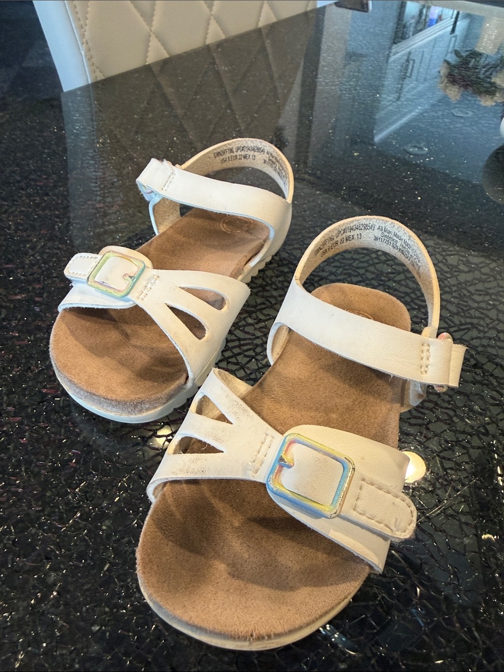 Sz 6 Kids White Buckle Sandals